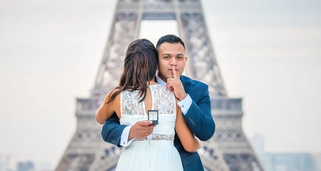 Parisian Elopement: Capturing Intimate Moments with a Secret Photoshoot in Paris.
