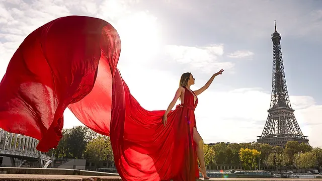 Solo Adventures: Empowerment through a Solo Photoshoot in Paris.