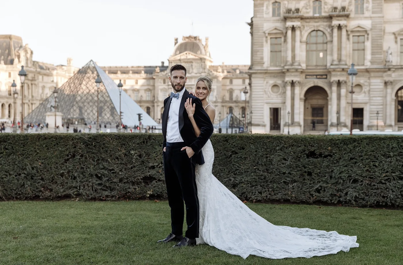 Paris Unveiled: Elevating Your Experience with a Bespoke Paris Photoshoot.
